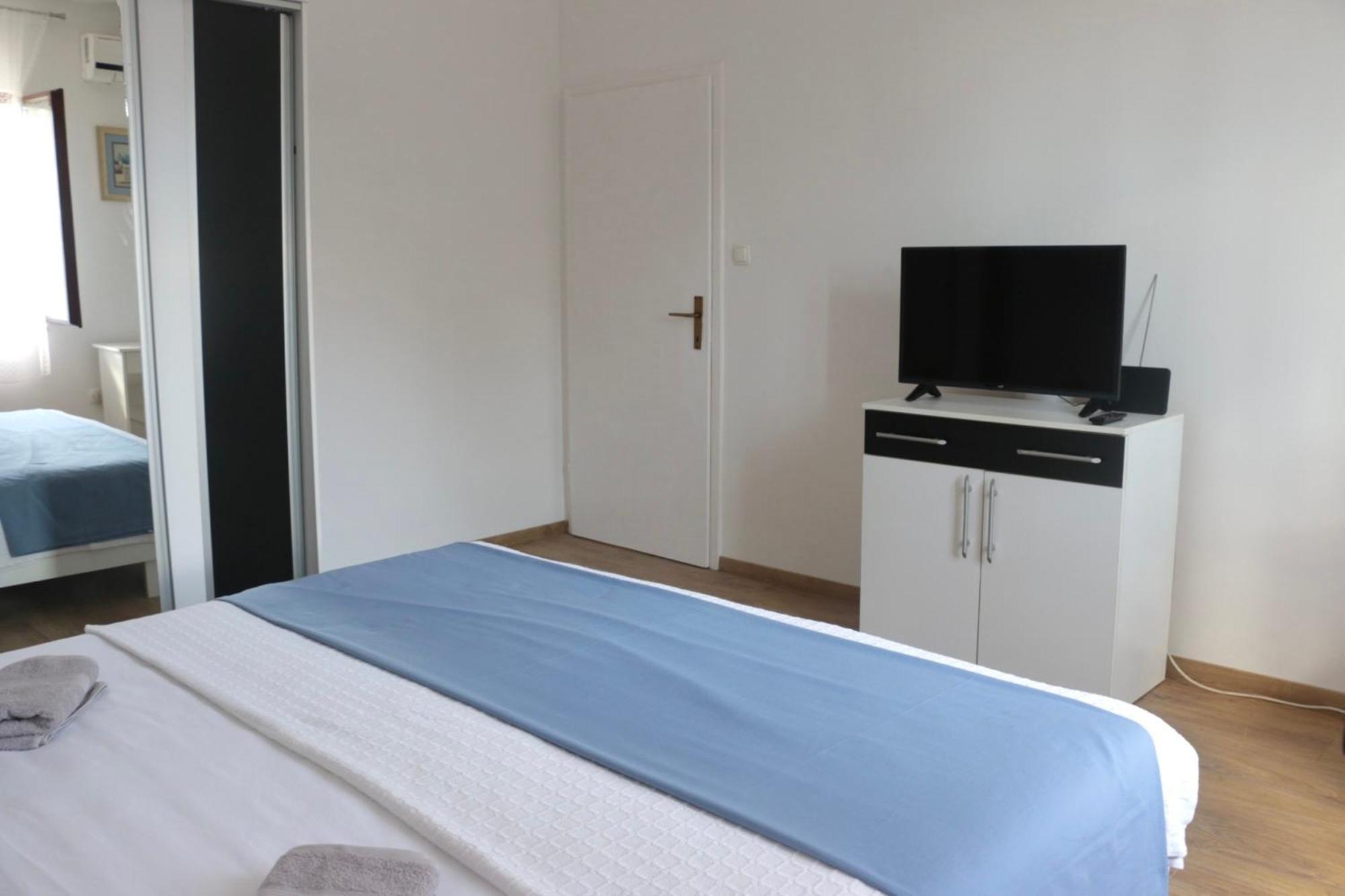 Beachfront Apartment Drazen, With Garden And Parking Split Kültér fotó