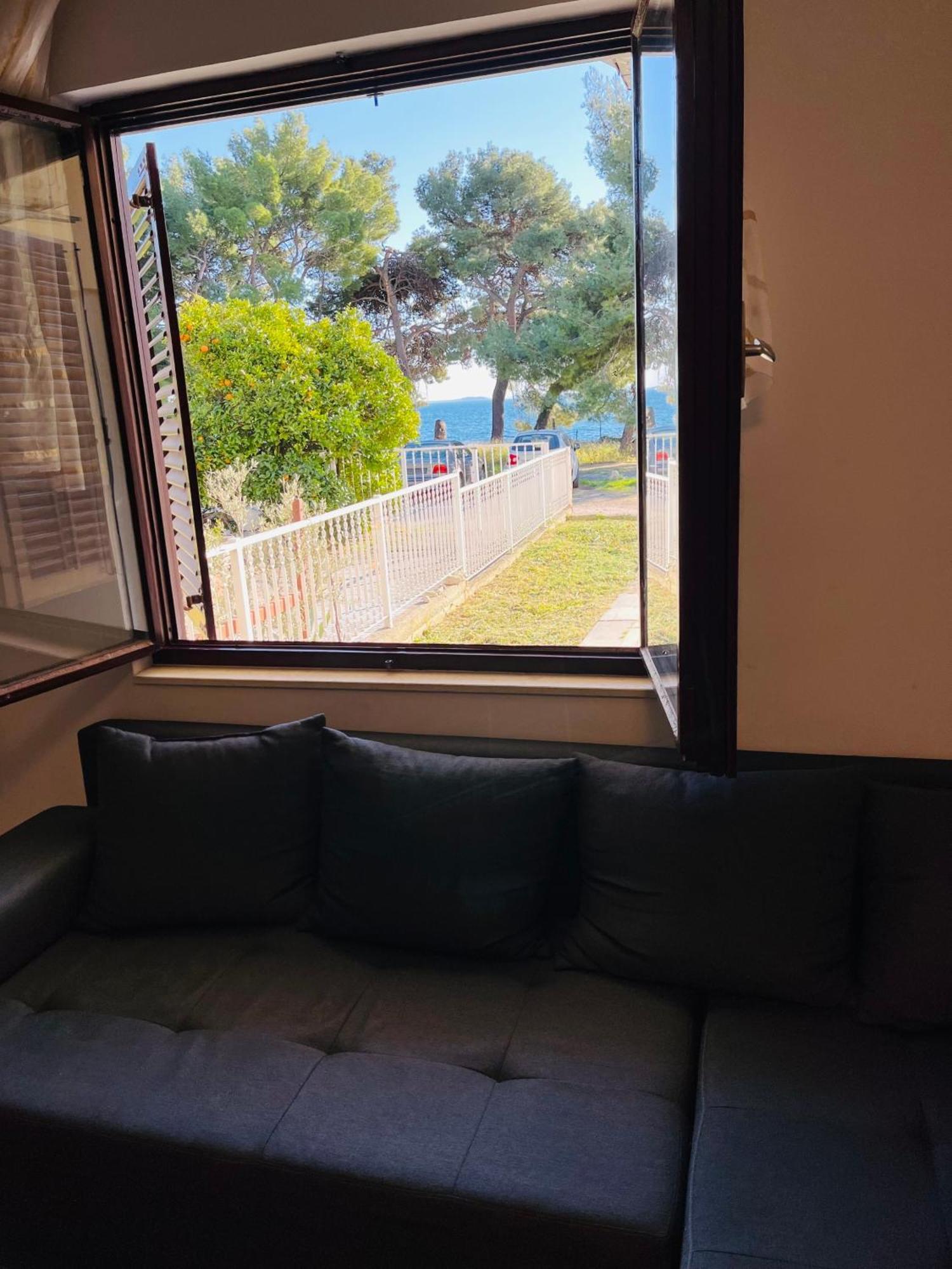 Beachfront Apartment Drazen, With Garden And Parking Split Kültér fotó