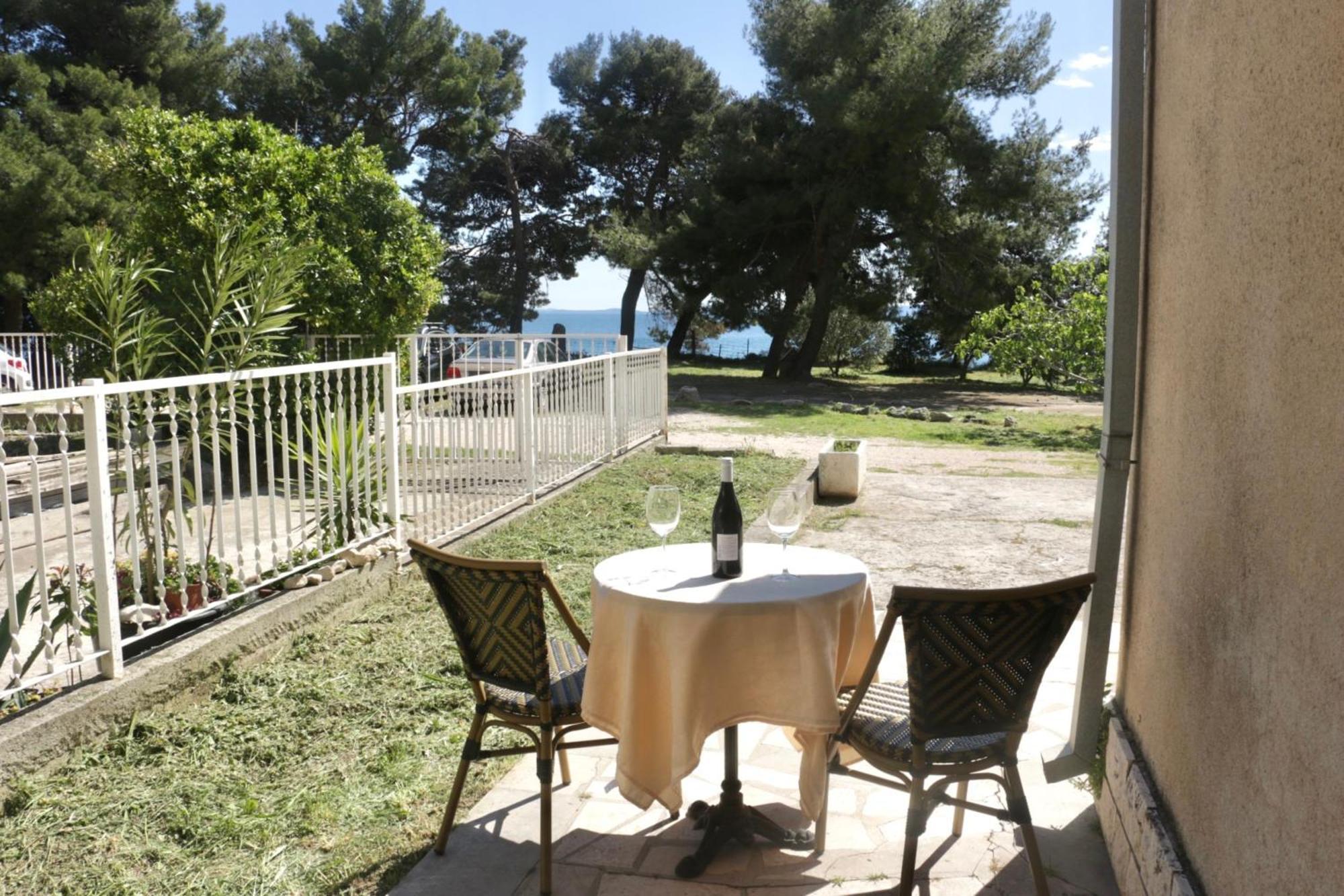 Beachfront Apartment Drazen, With Garden And Parking Split Kültér fotó