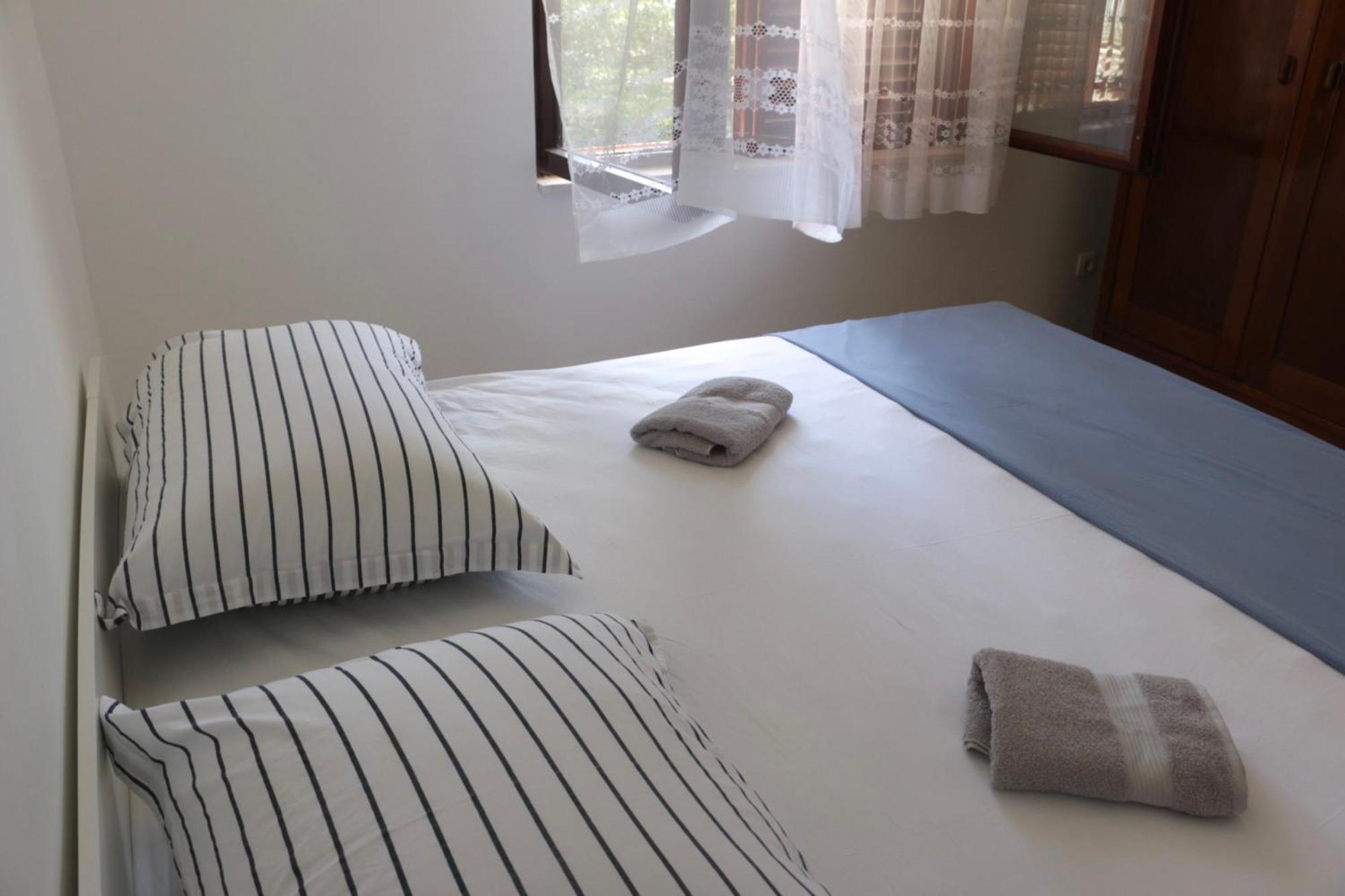 Beachfront Apartment Drazen, With Garden And Parking Split Kültér fotó