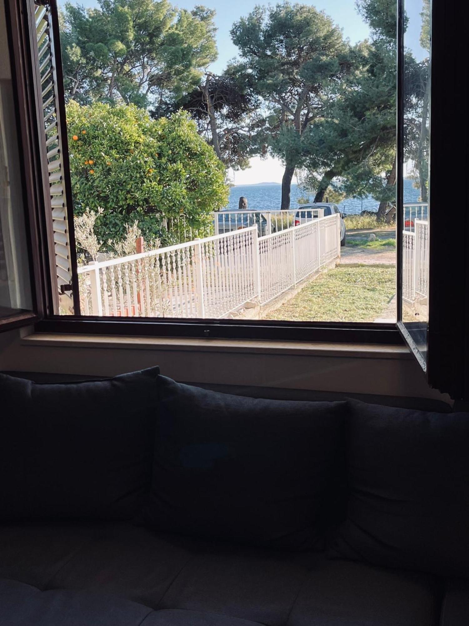 Beachfront Apartment Drazen, With Garden And Parking Split Kültér fotó