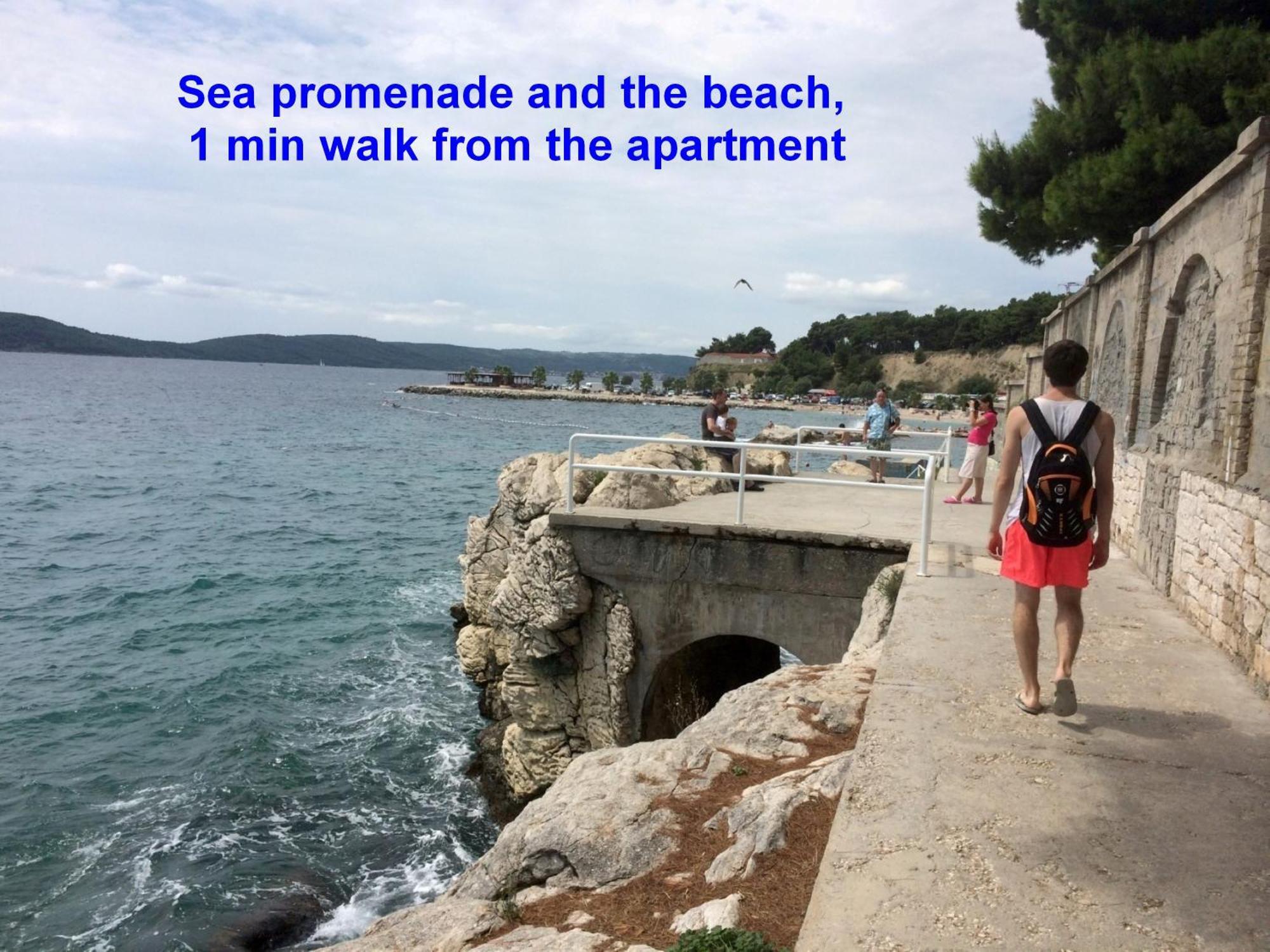 Beachfront Apartment Drazen, With Garden And Parking Split Kültér fotó