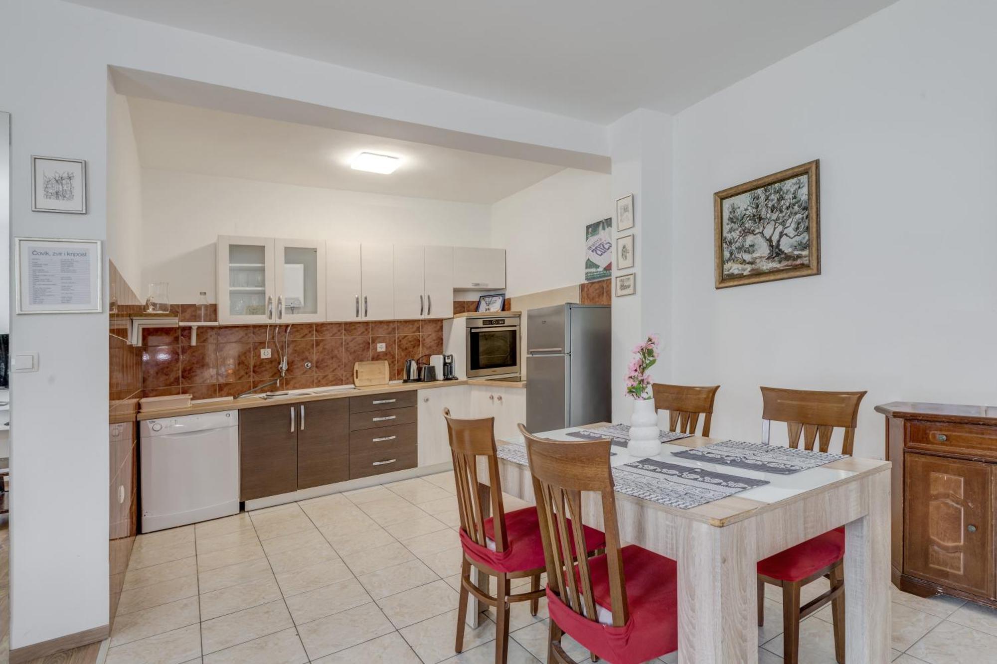 Beachfront Apartment Drazen, With Garden And Parking Split Kültér fotó