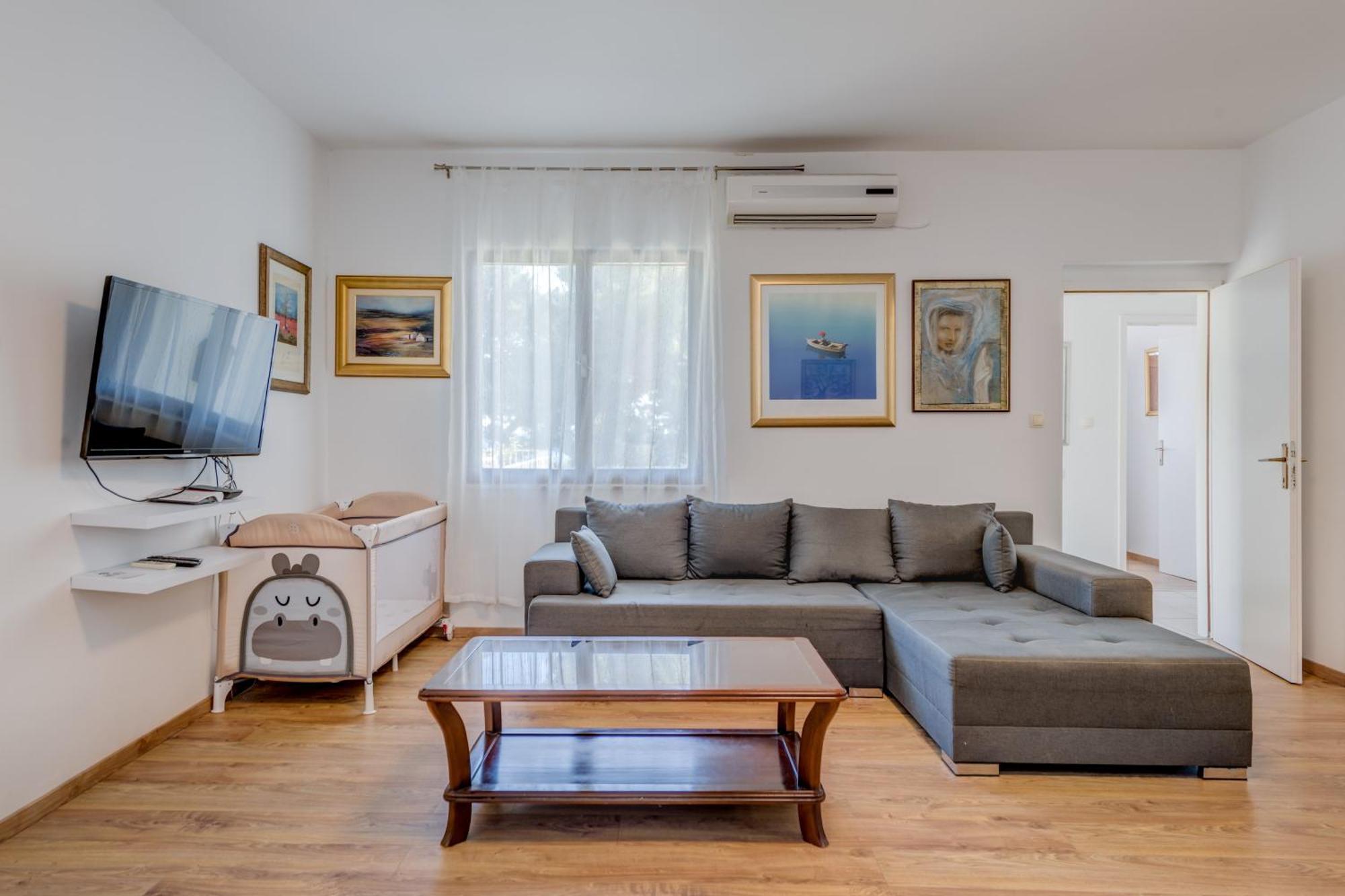 Beachfront Apartment Drazen, With Garden And Parking Split Kültér fotó
